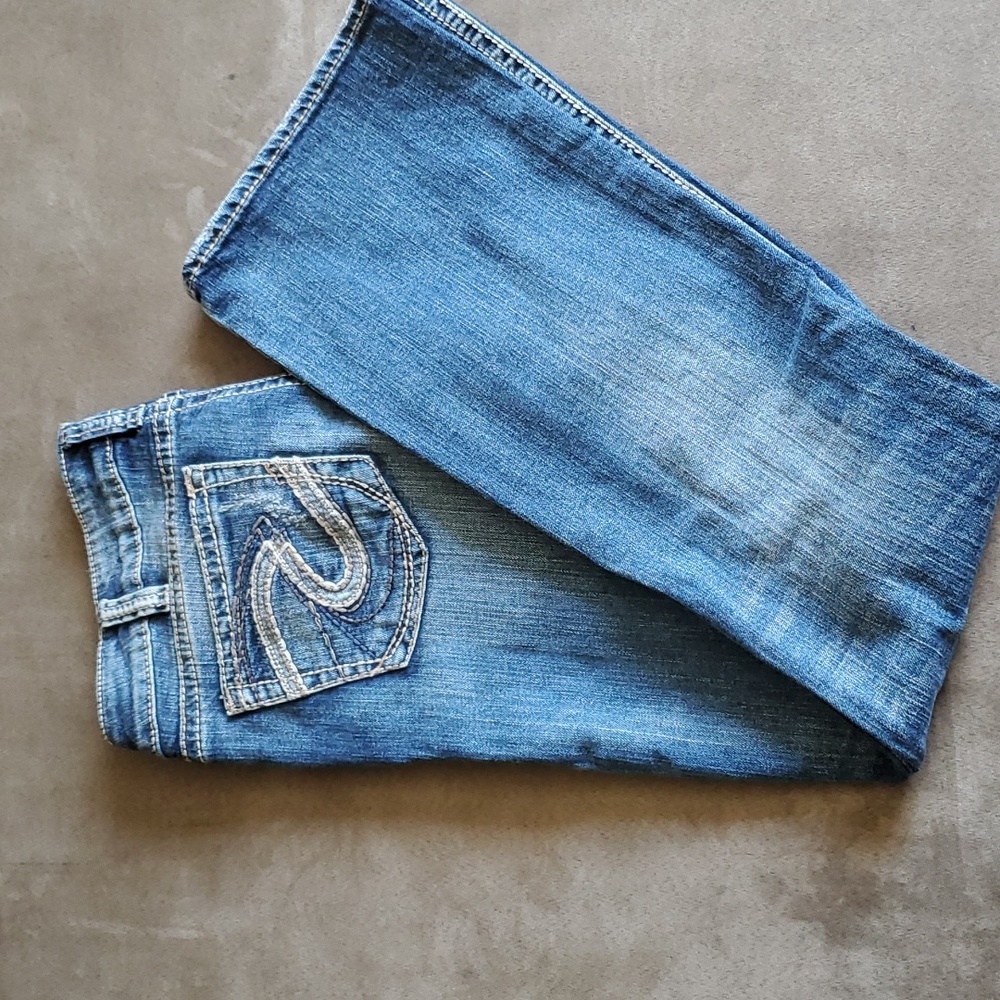 Silver Tuesday Jeans. - Picture 2 of 6
